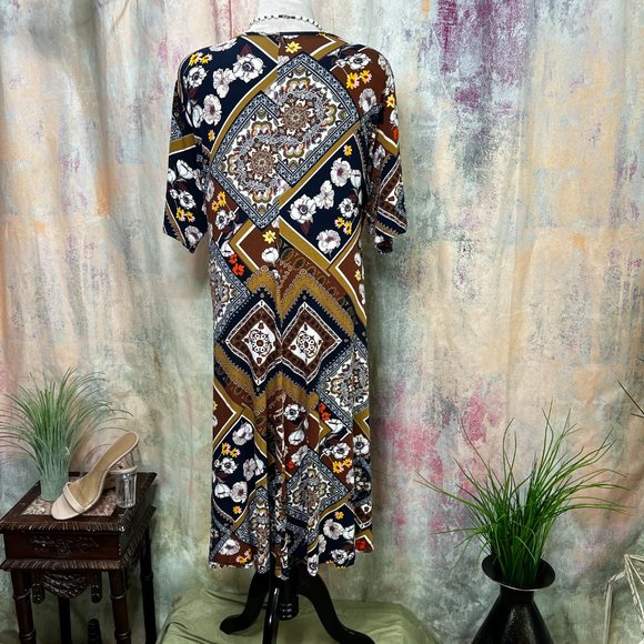 ๐Bodyflirt Retro Design Midi Soft Flowing Fabric Short Sleeves Viscose Dress - Picture 9 of 15